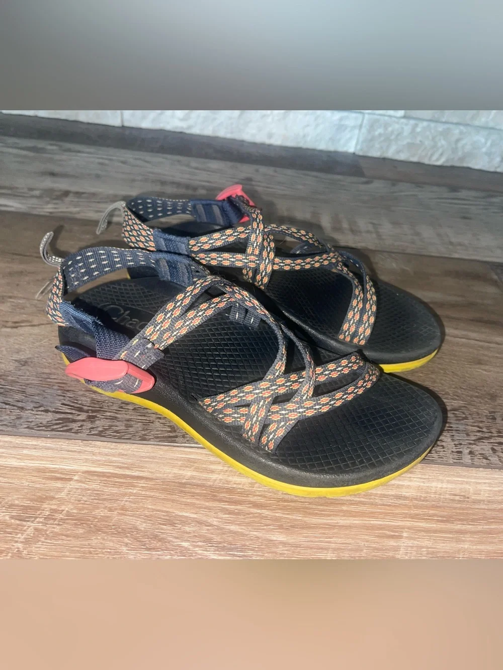 Chaco ZX/1 Ecotread Girls Kid's/Junior Sandals Black Yellow Crest Citrus Size 2